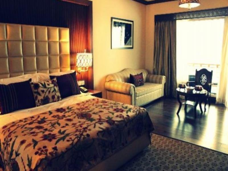 The Hotel Himalaya, 레 외부 사진