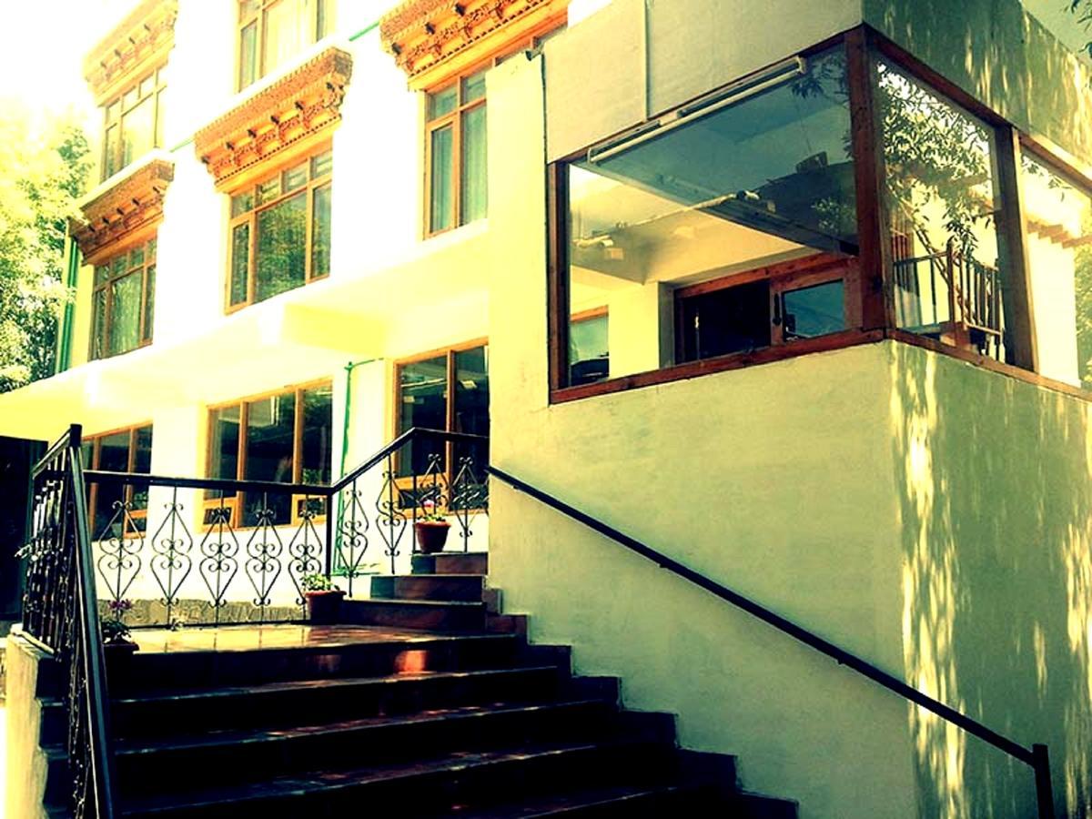 The Hotel Himalaya, 레 외부 사진