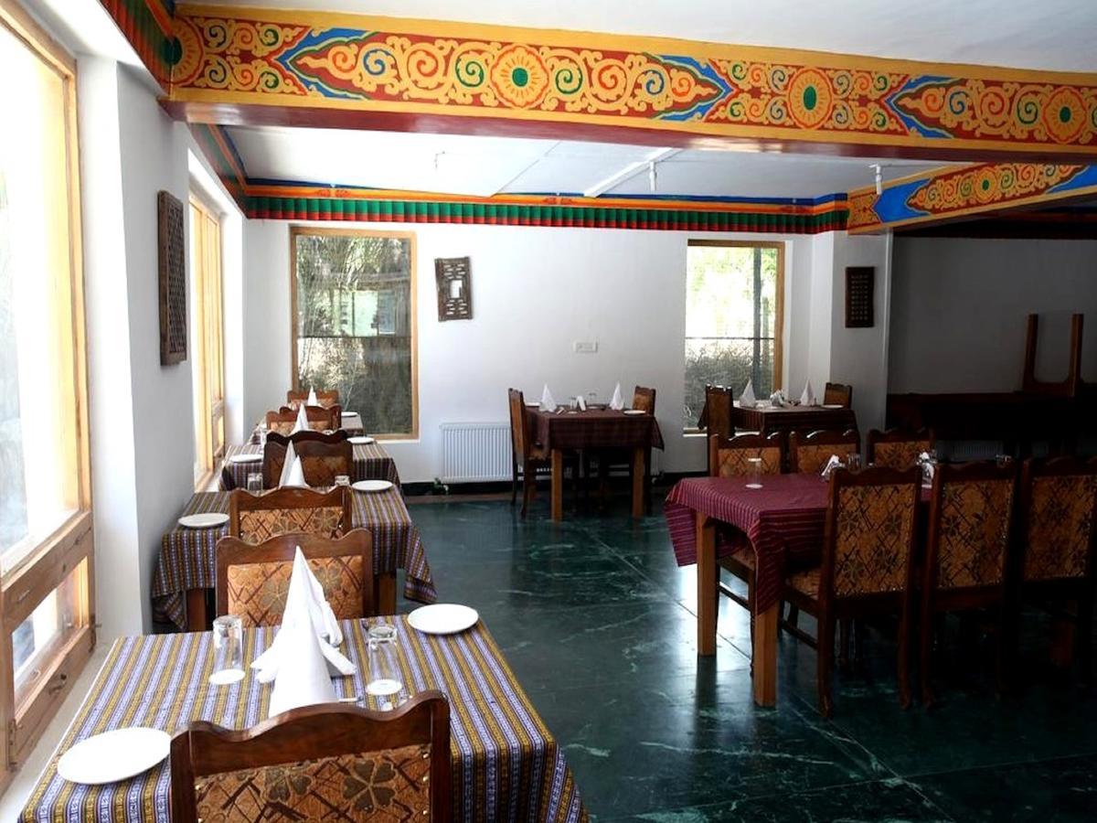The Hotel Himalaya, 레 외부 사진