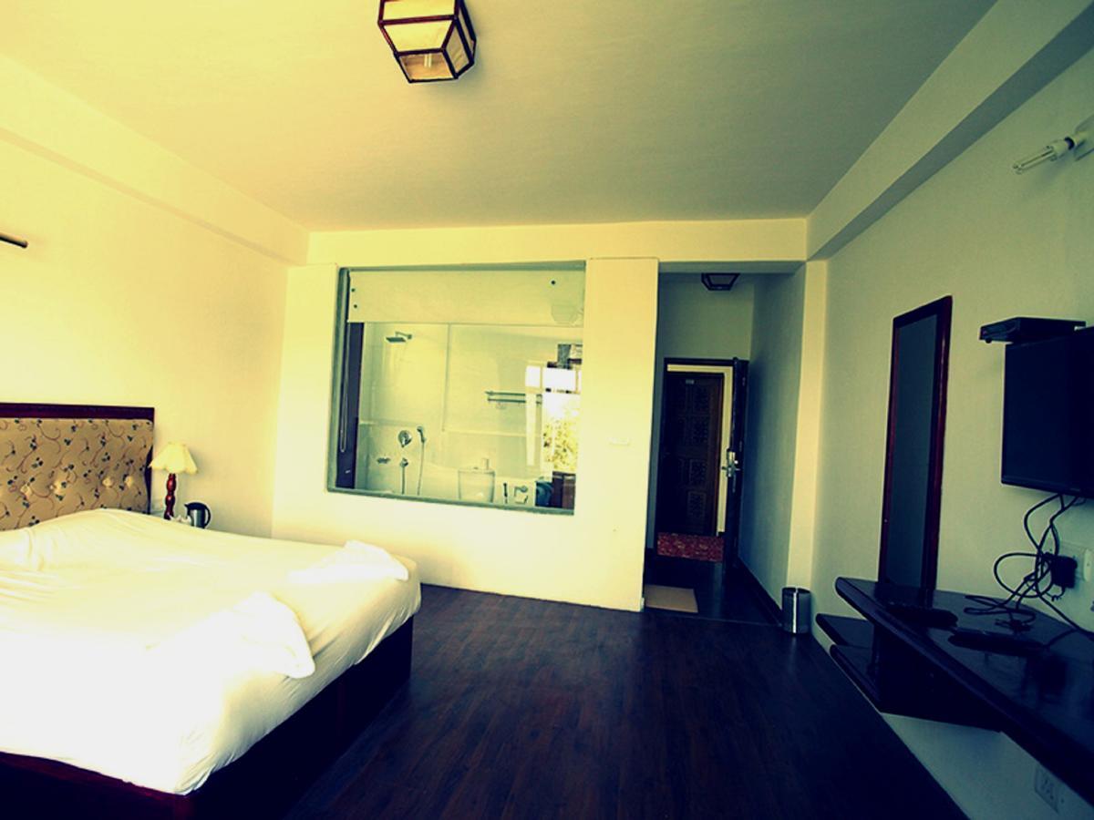The Hotel Himalaya, 레 외부 사진