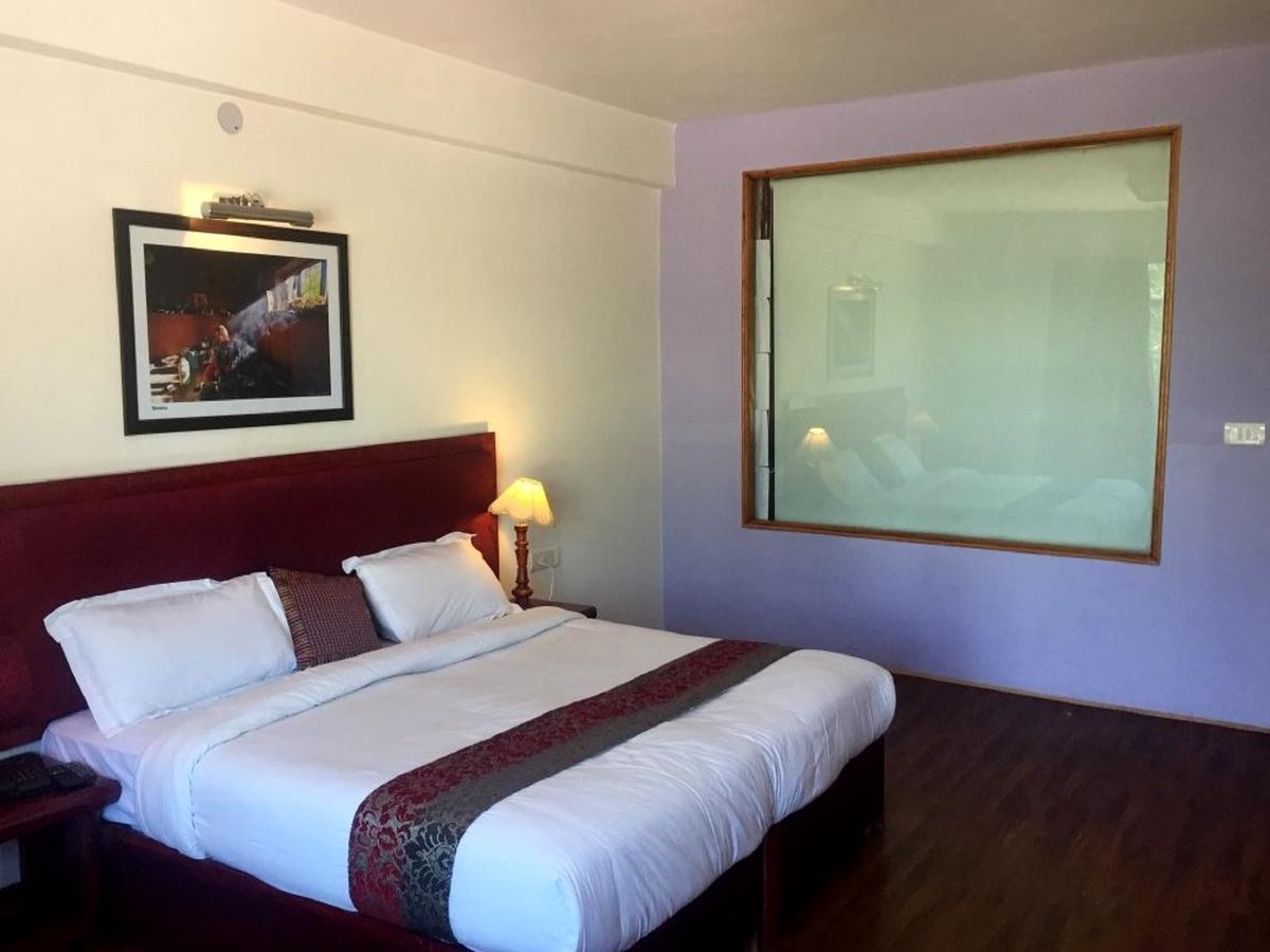 The Hotel Himalaya, 레 외부 사진