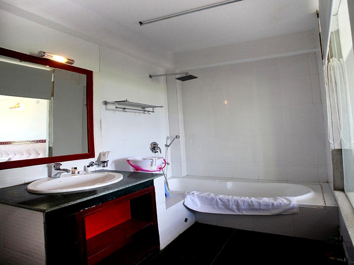 The Hotel Himalaya, 레 외부 사진