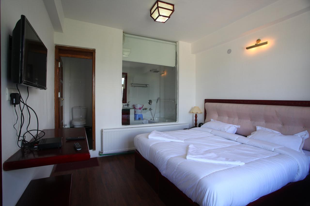 The Hotel Himalaya, 레 외부 사진